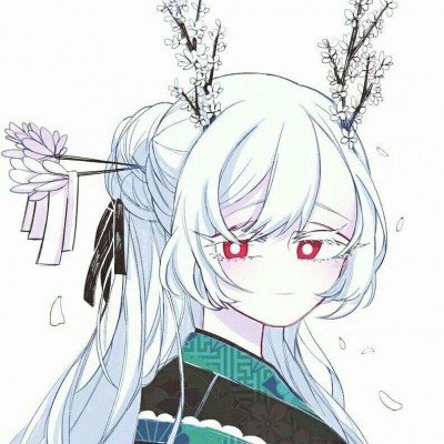 女子河边放生奶茶